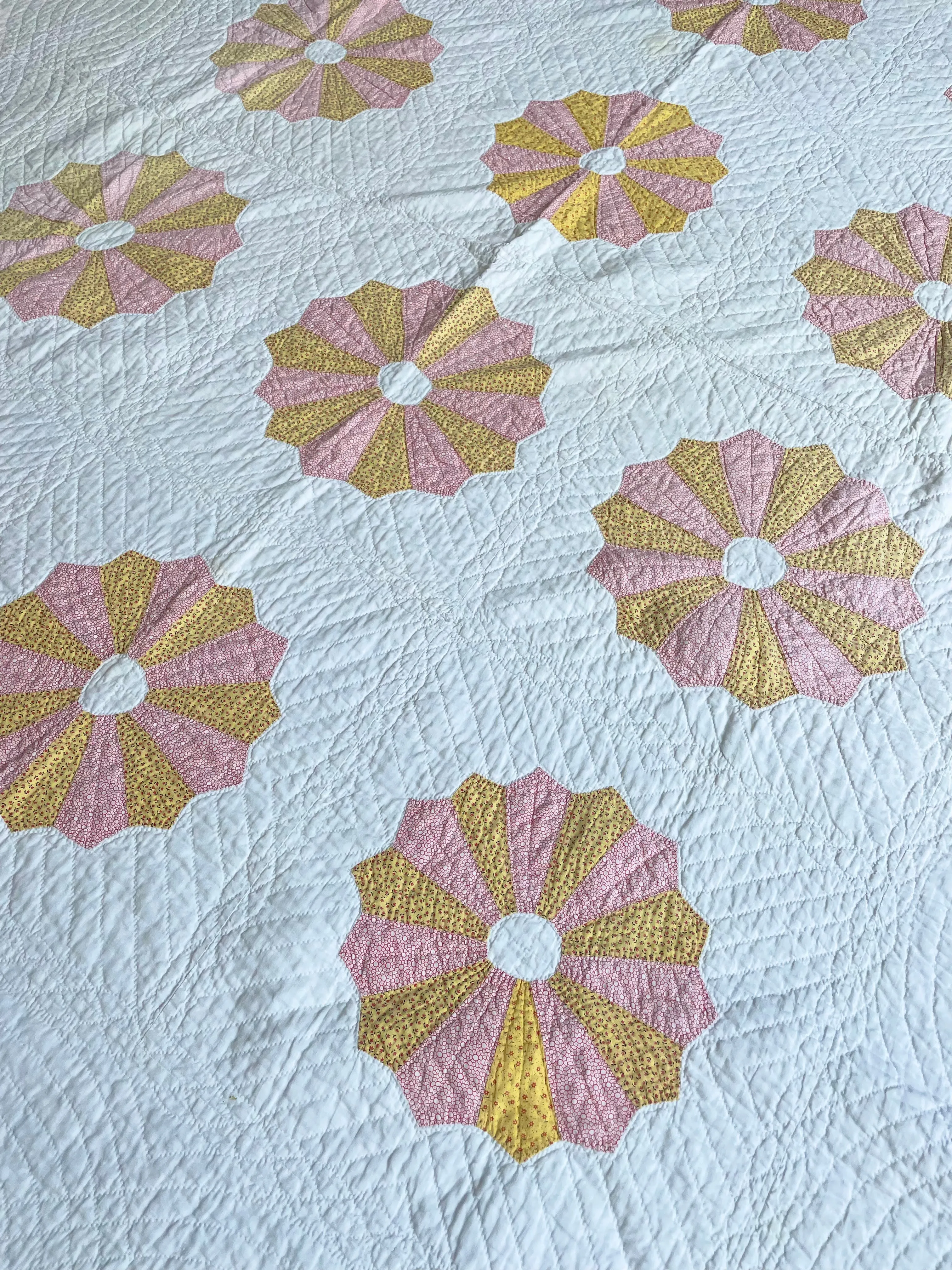 Antique Dresden Plate Quilt