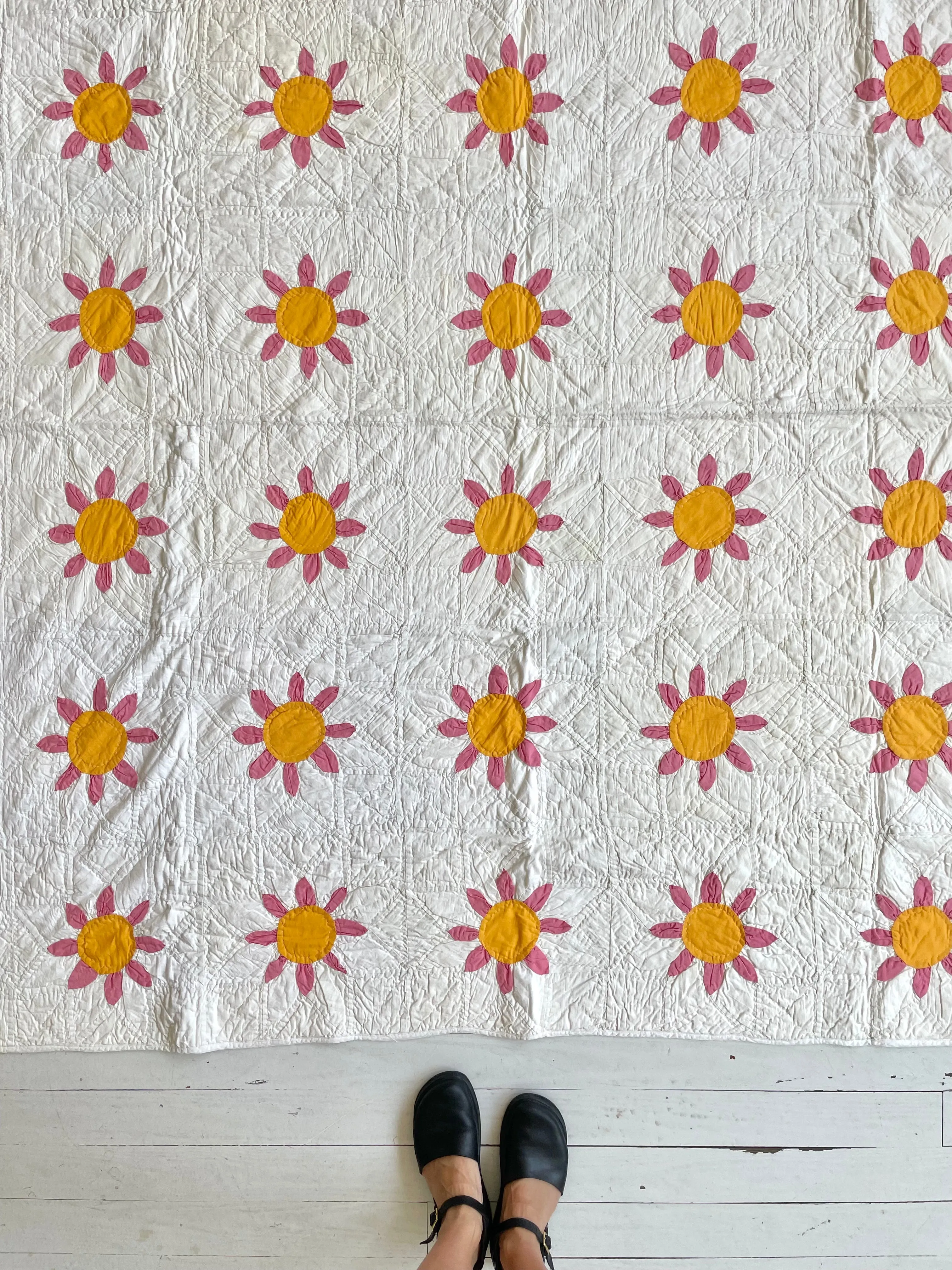 Bright Sun Applique Quilt