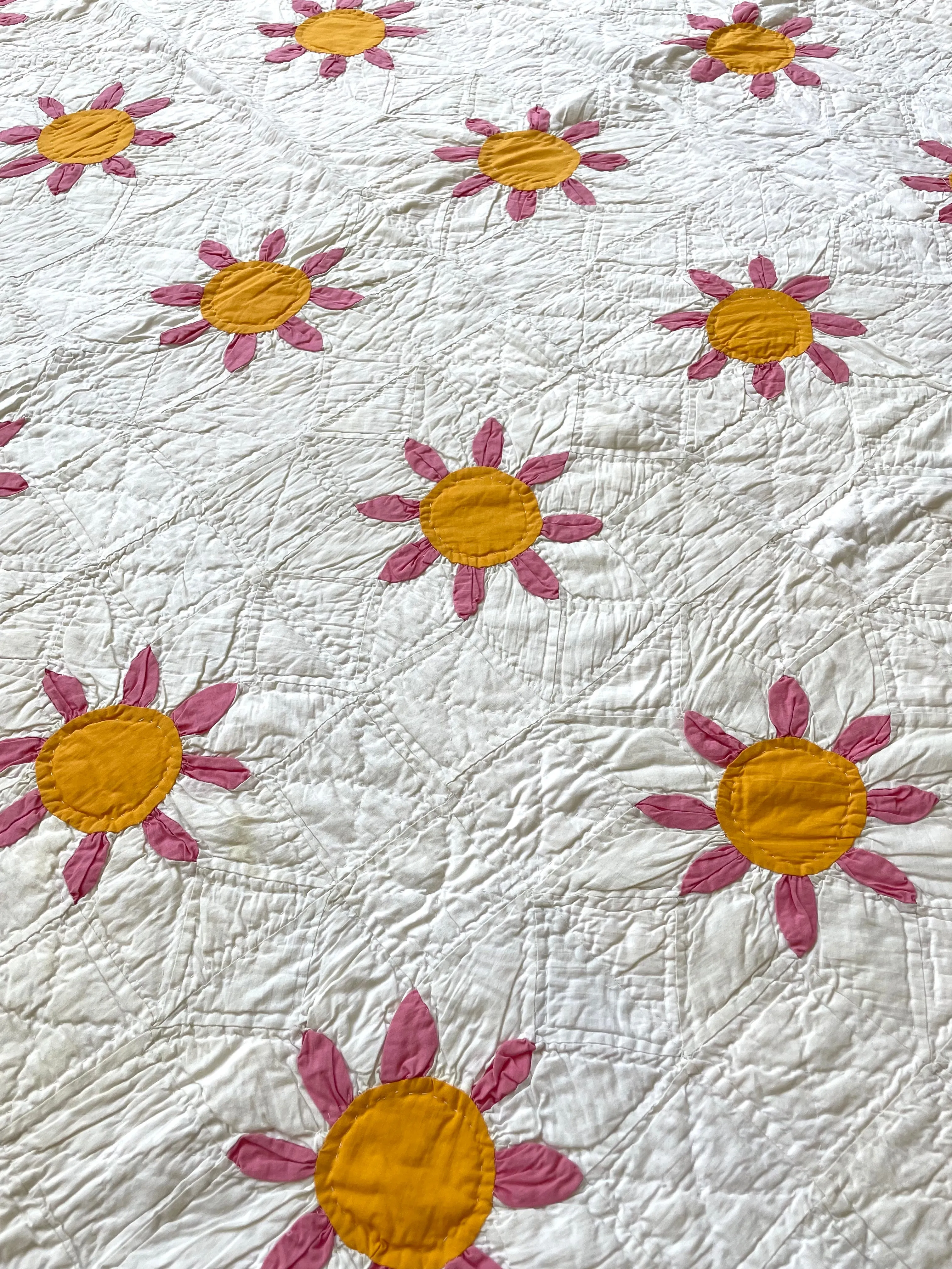 Bright Sun Applique Quilt