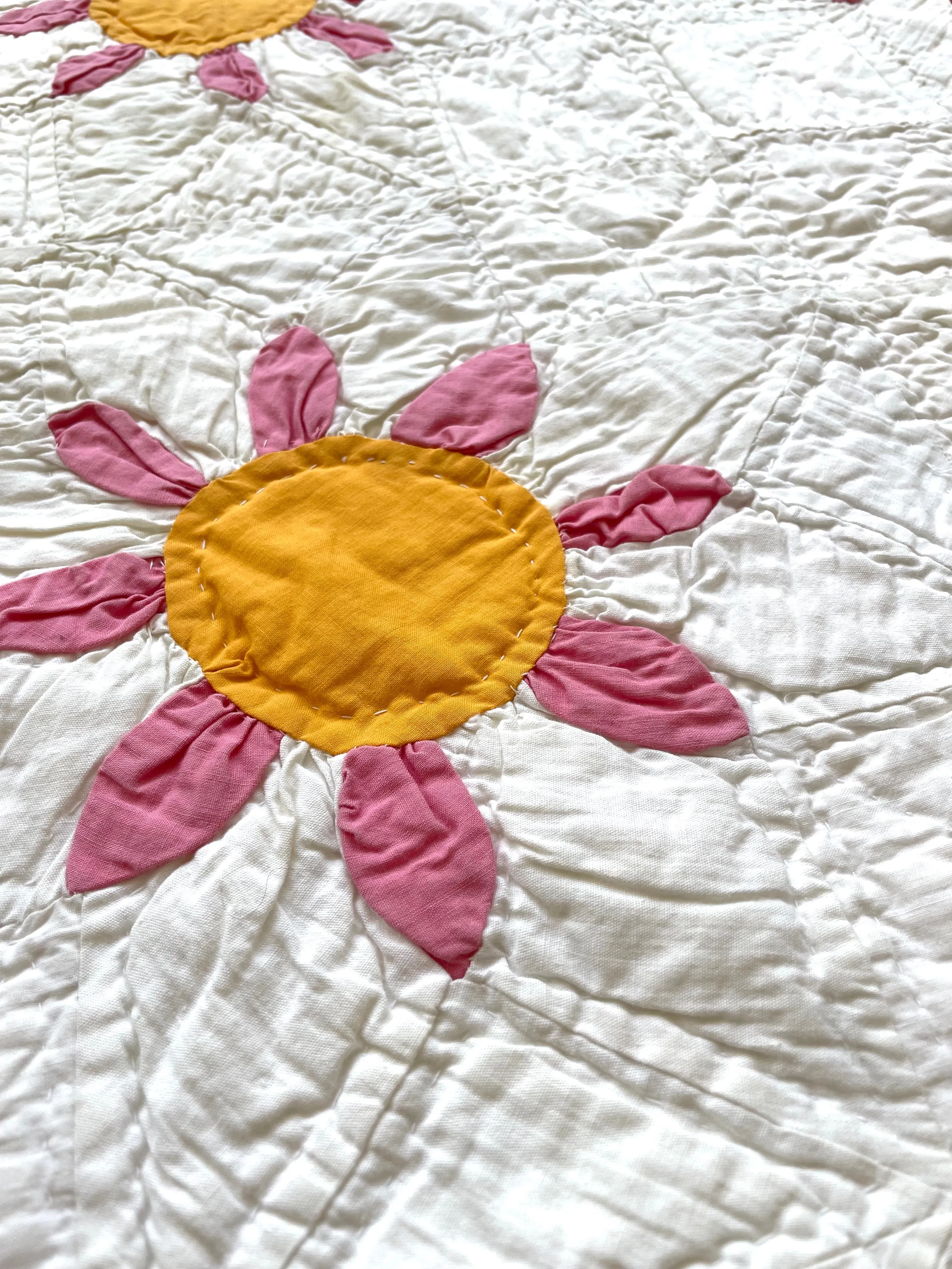 Bright Sun Applique Quilt