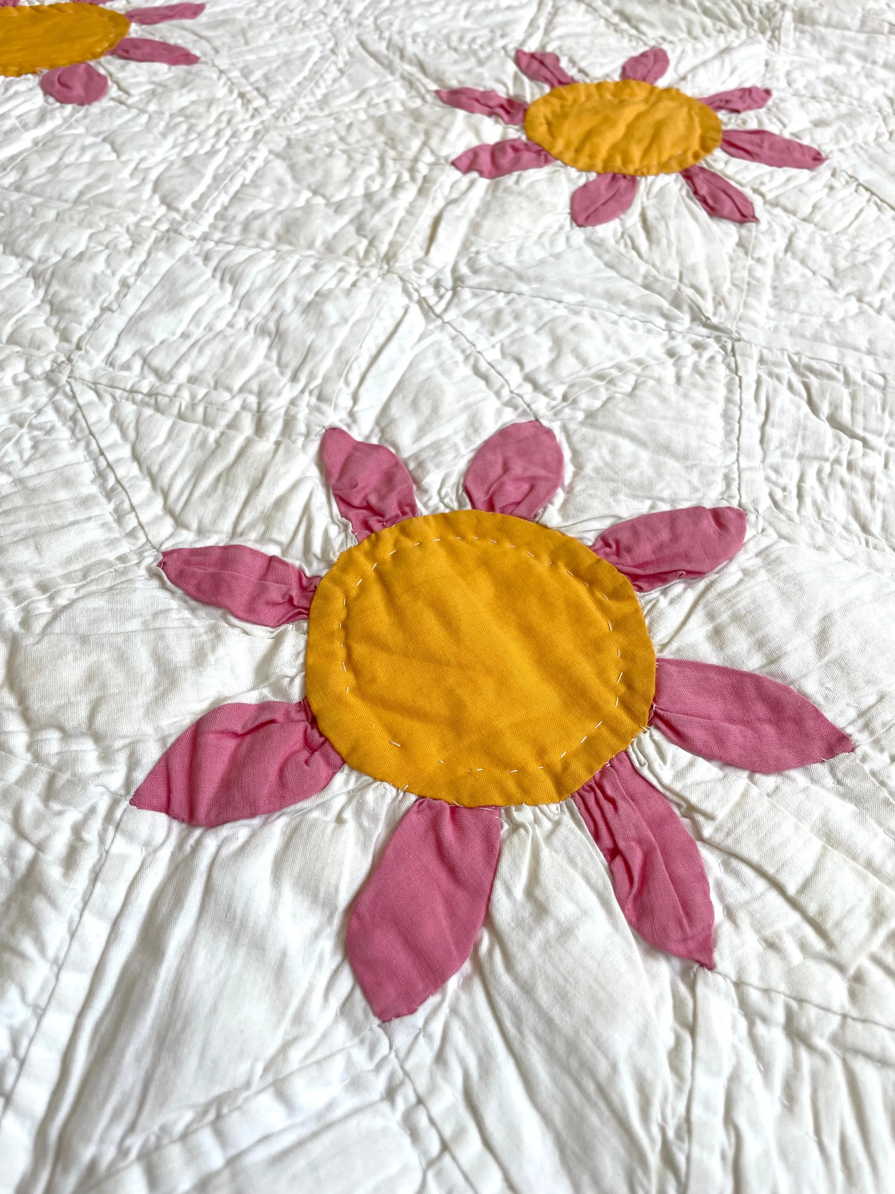 Bright Sun Applique Quilt