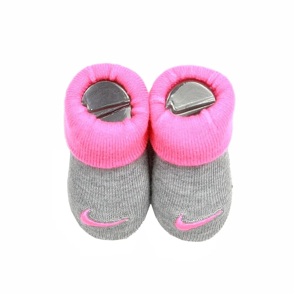 Nike Infant Girl's Heart Swoosh 3-Piece Set (Hat, OneZ & Booties)