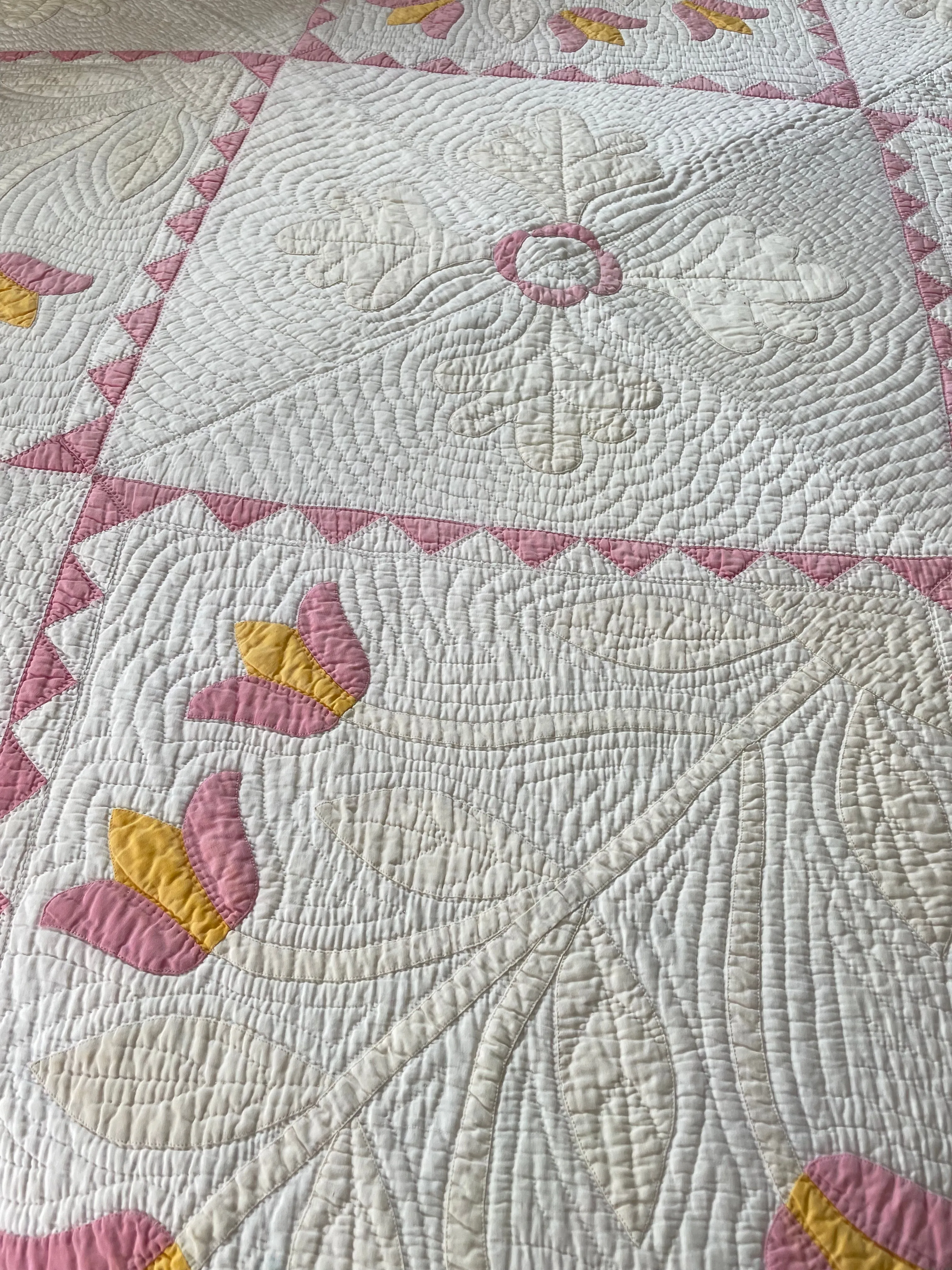 Oak Leaf & Tulip Antique Quilt