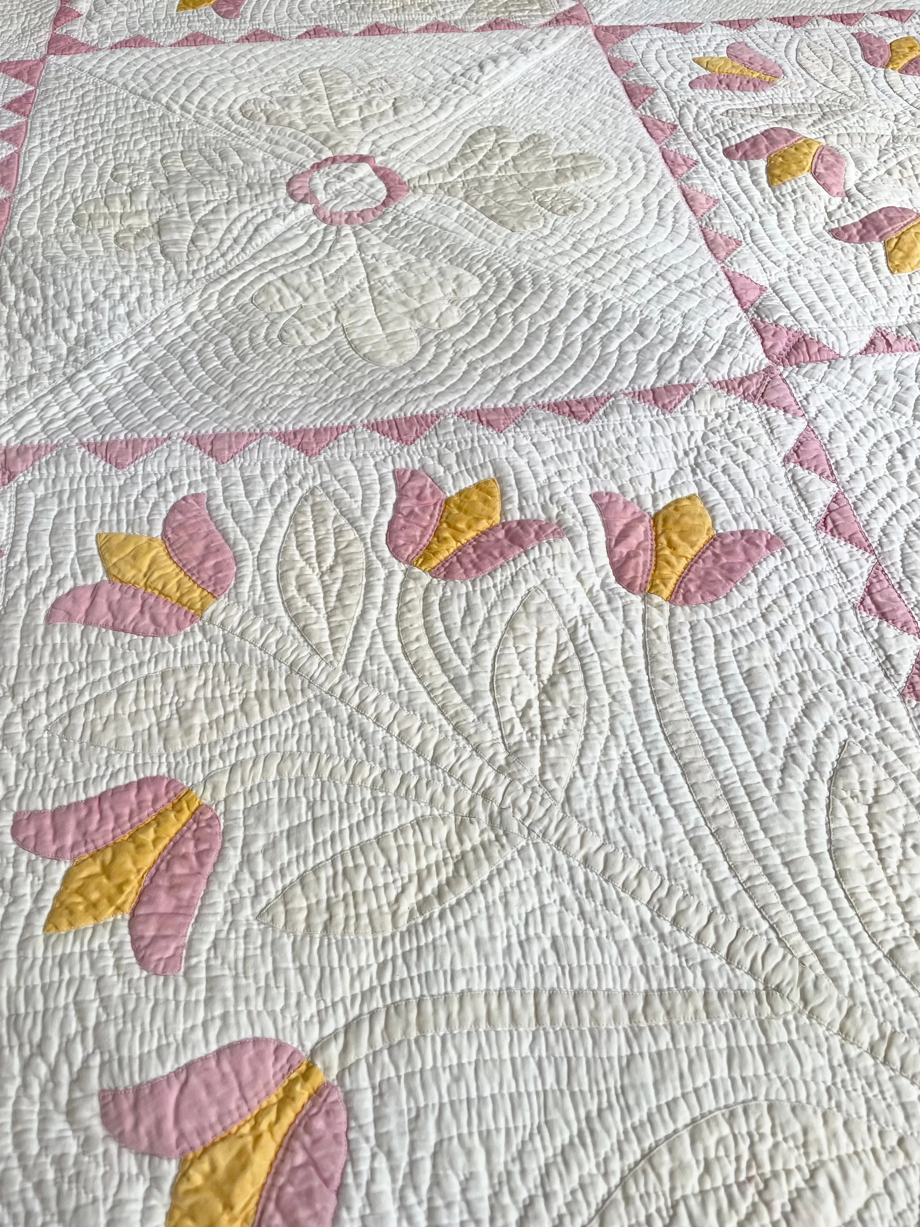 Oak Leaf & Tulip Antique Quilt