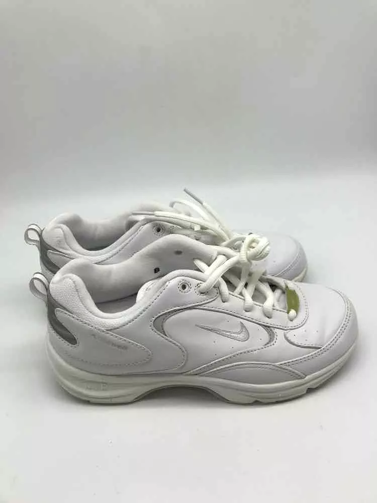 Pre-Owned Nike White Size 7 Sneaker Sneaker