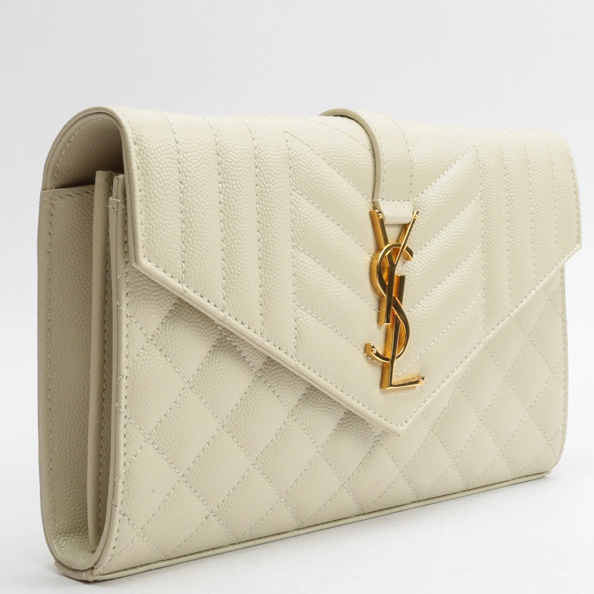 SAINT LAURENT Tri-Quilt Monogram Envelope Wallet On Chain - Ivory