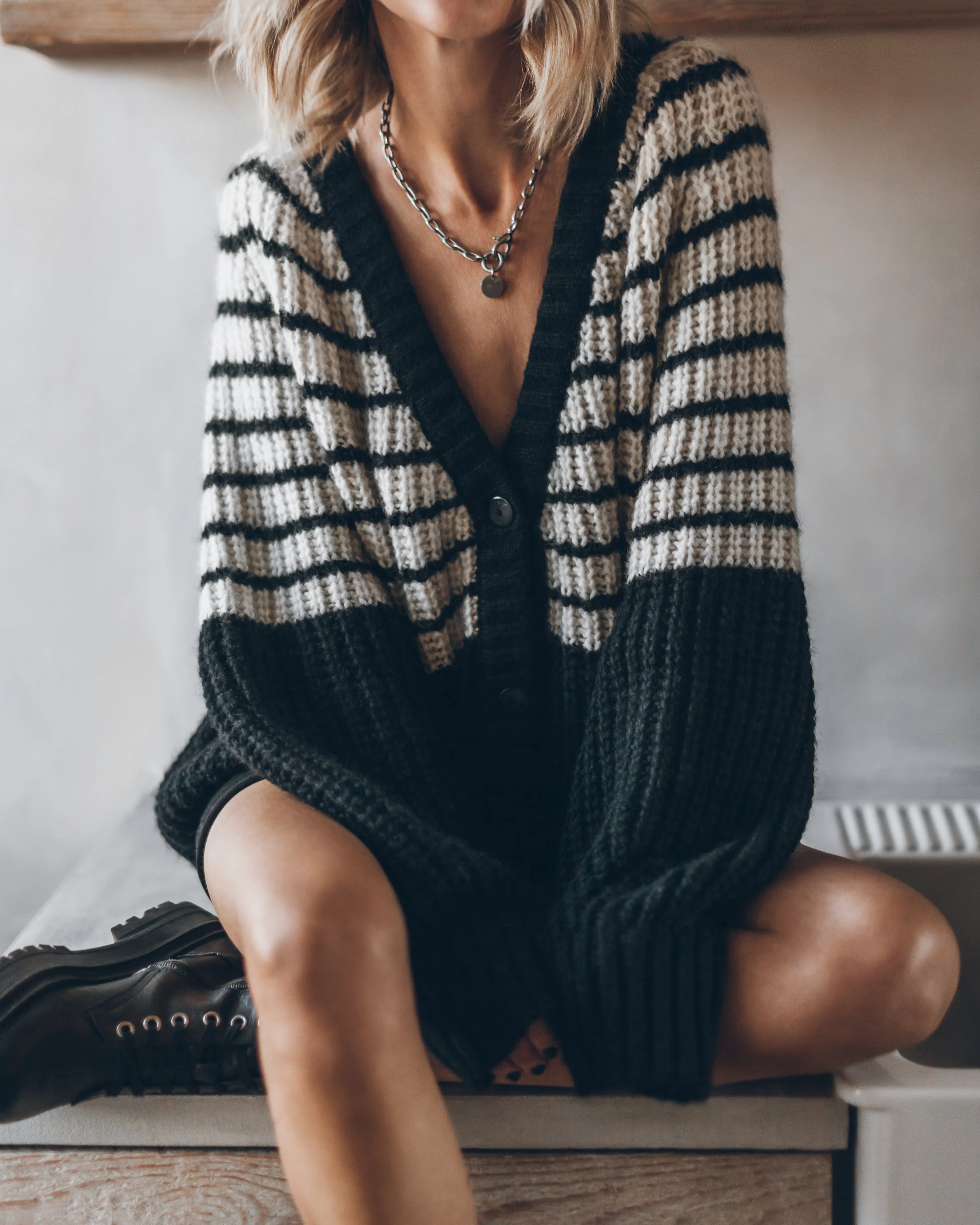 The Striped Short Knitted Cardigan