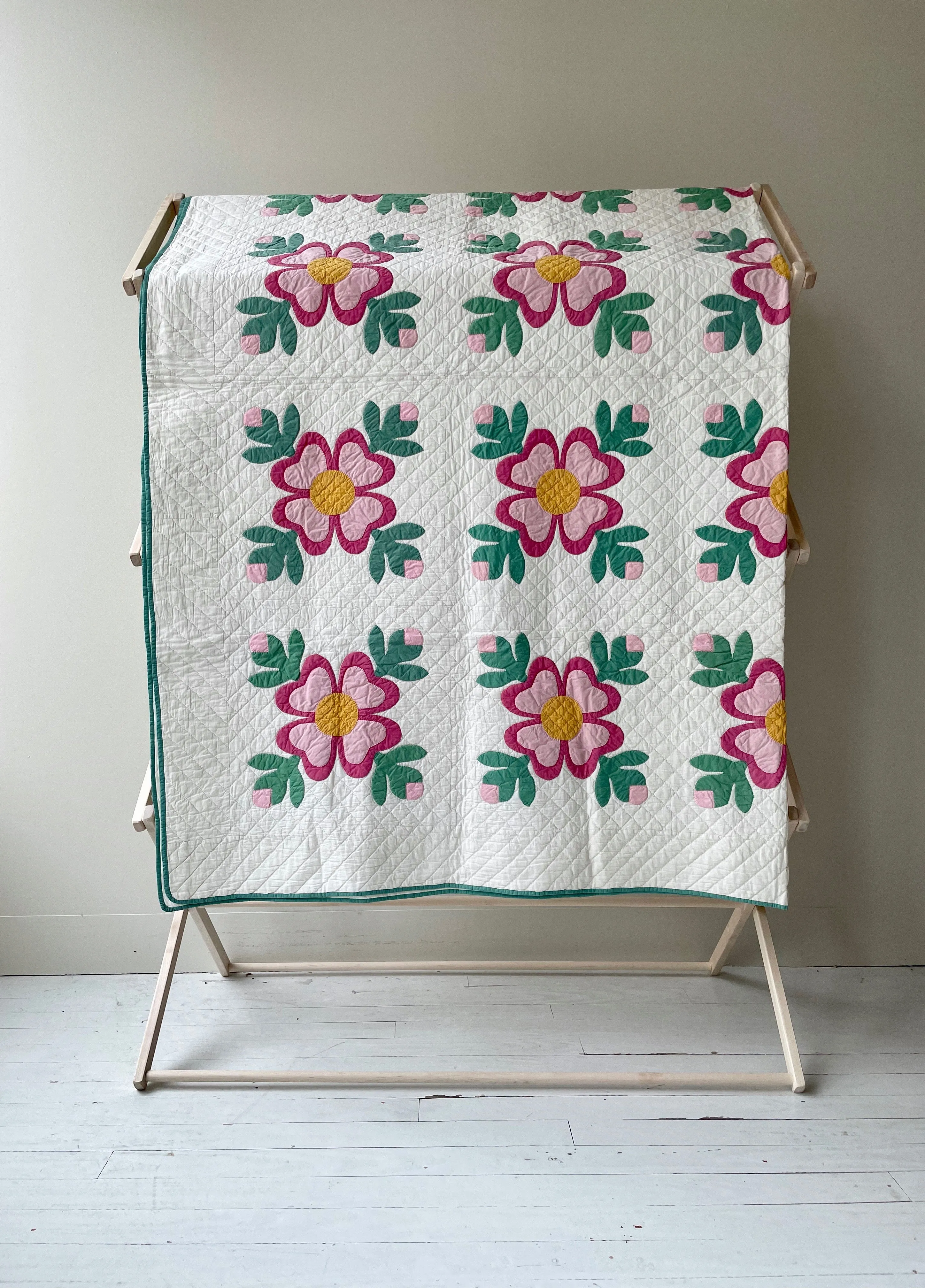 Vintage Rose of Sharon Quilt