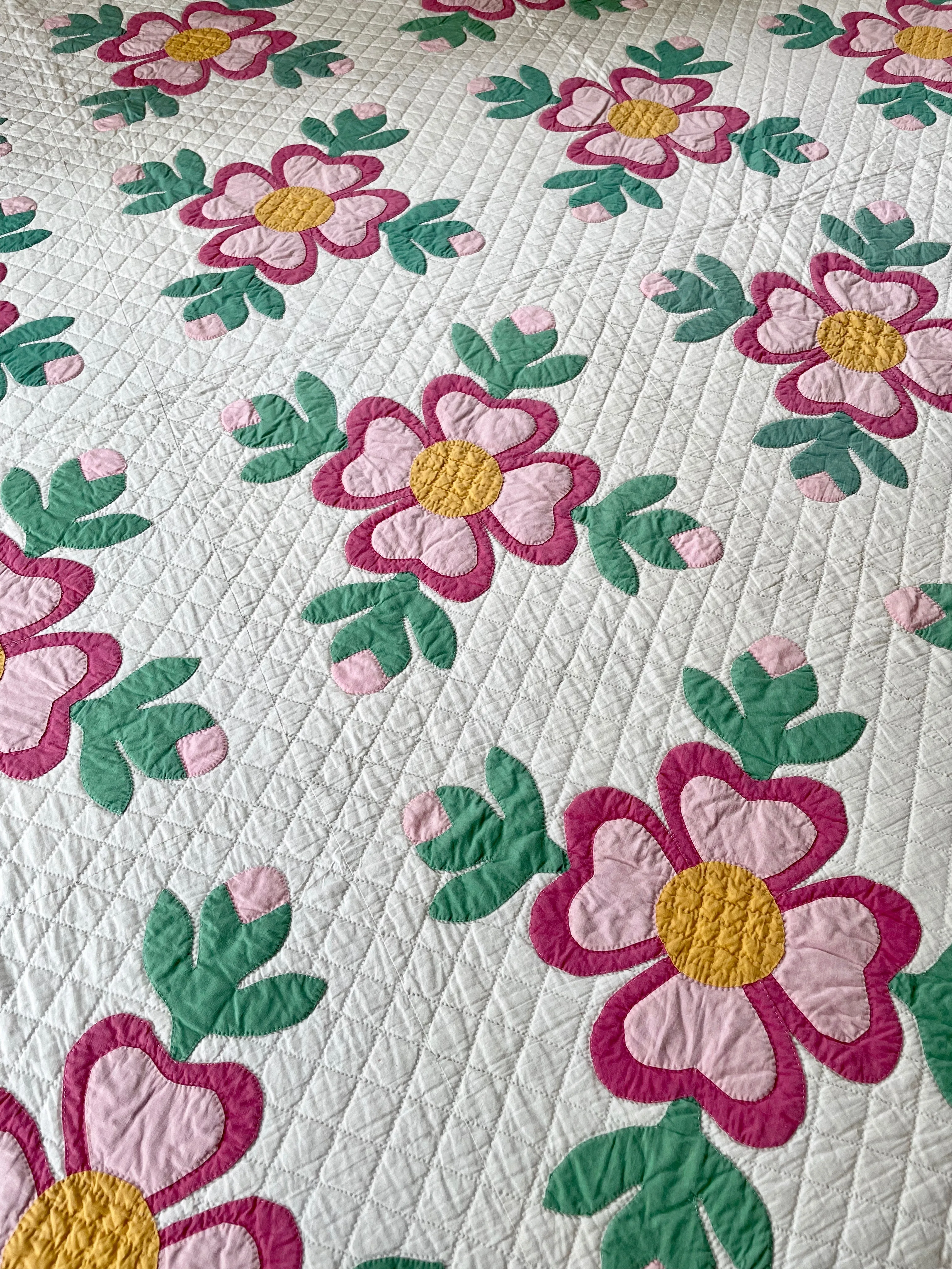 Vintage Rose of Sharon Quilt